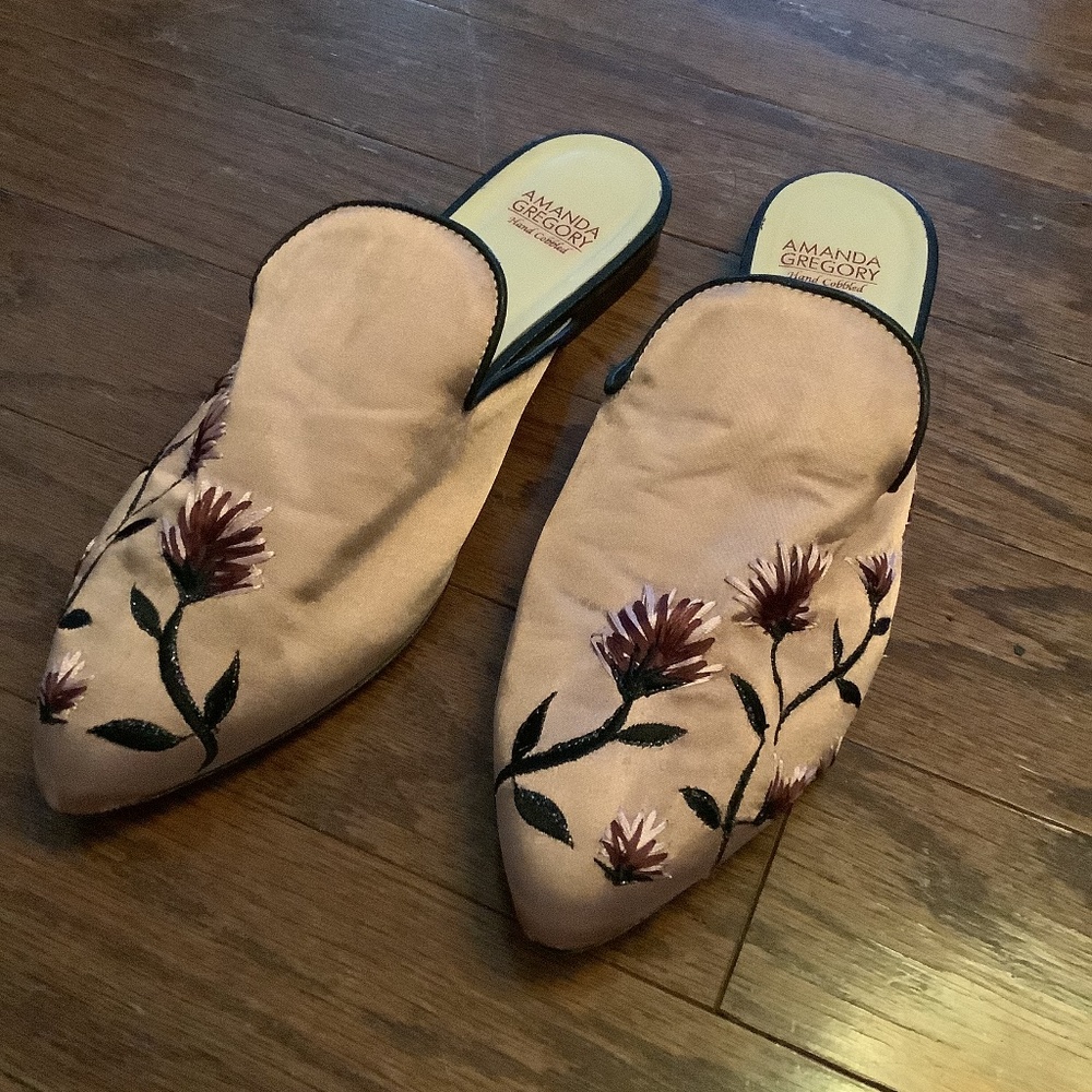 Amanda Gregory Mules Pink Floral Print Semi-Pointed Toes with Embroidered Accent